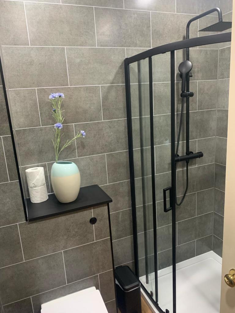 Stockbridge Two Bedroom Apartment Edinburgh Bagian luar foto
