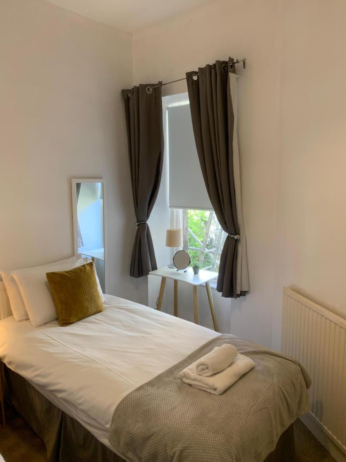 Stockbridge Two Bedroom Apartment Edinburgh Bagian luar foto
